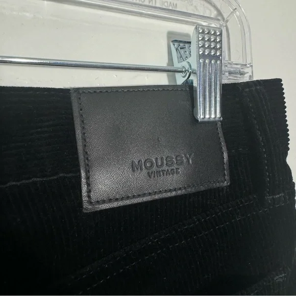New Moussy‎ Vintage Black Corduroy Jean Size 26
